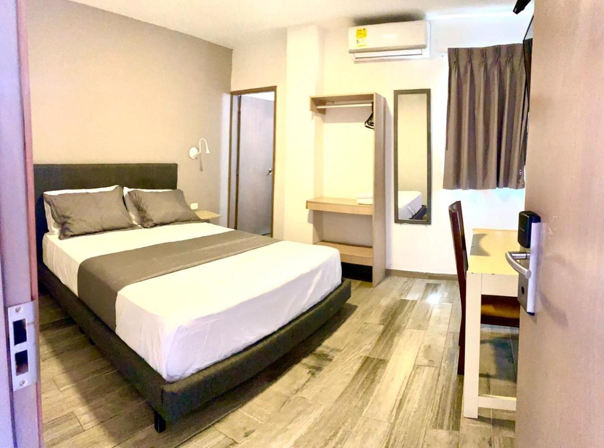 Hotel Yivinaca 3*