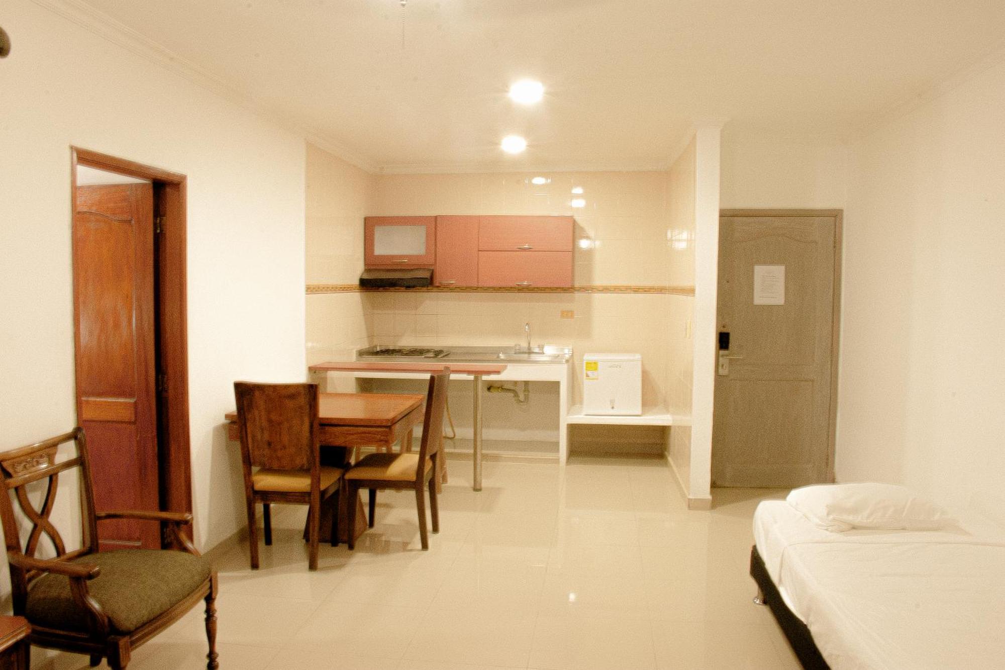 Yivinaca Hotel 3*